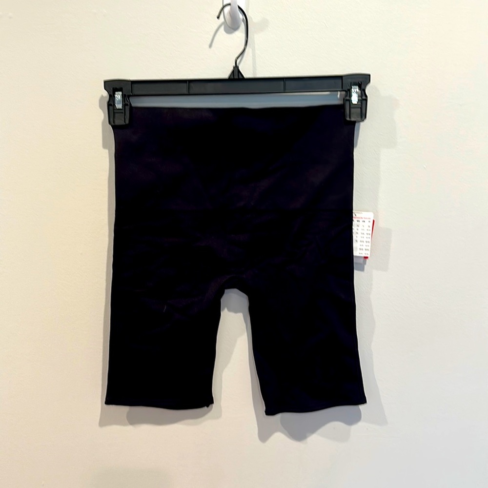 NWT SPANX BIKE SHORT LOOK AT ME NOW FABRIC